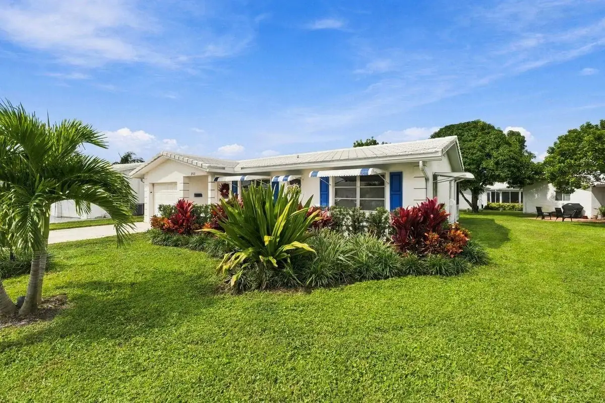 2021 SW 18th Dr, Boynton Beach: photo 1 of 35