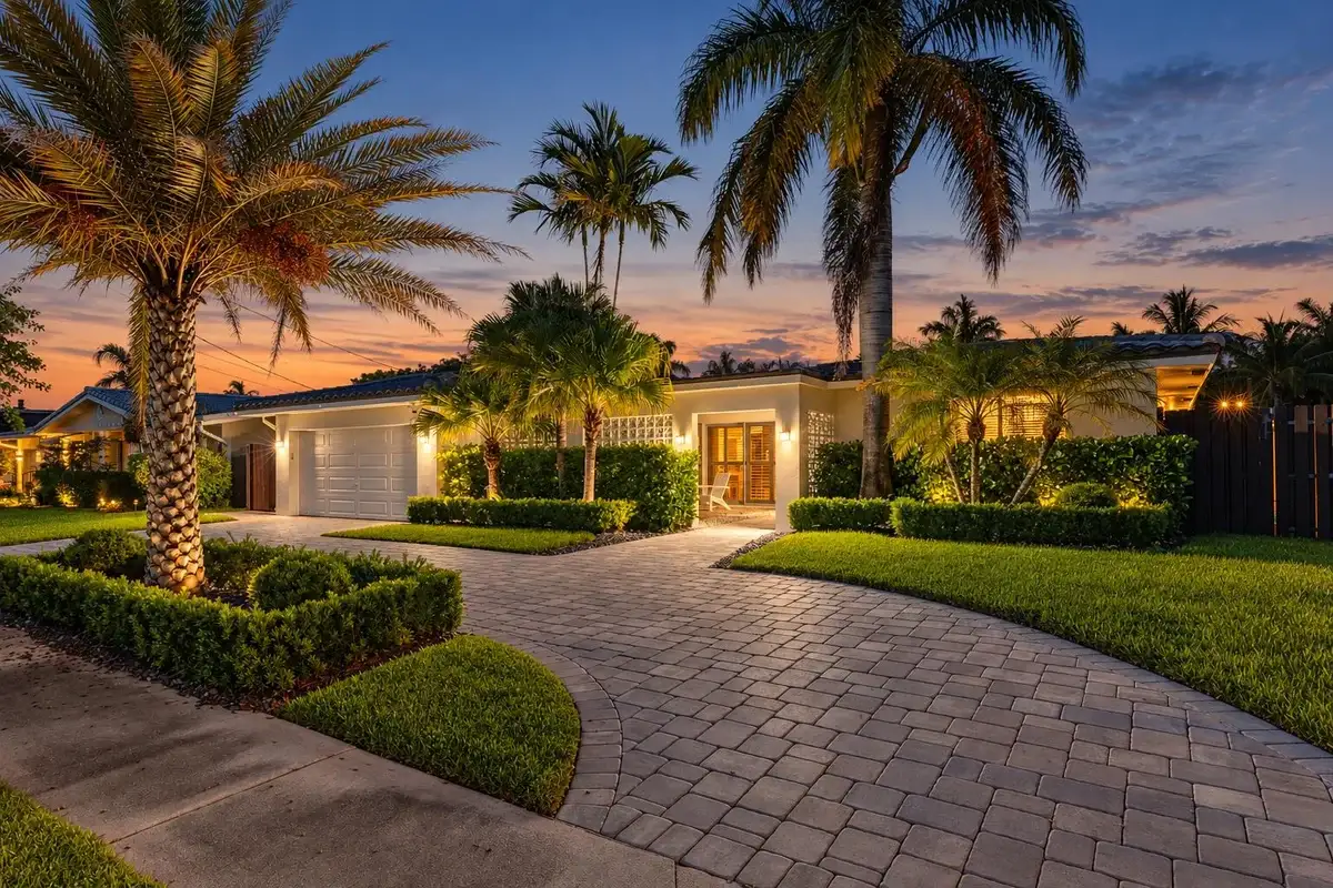 6520 NE 19th Ave, Fort Lauderdale: photo 1 of 42