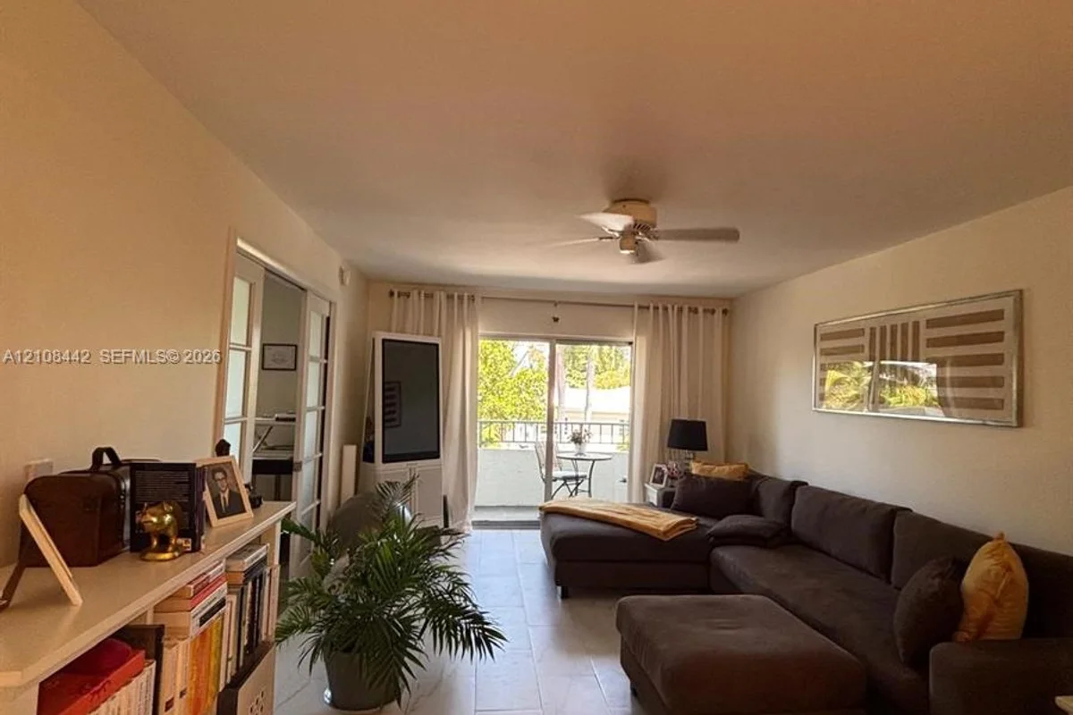 1610 Lenox Ave #302, Miami Beach: photo 1 of 23