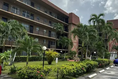 6575 W 4th Ave #306, Hialeah: photo 1 of 20