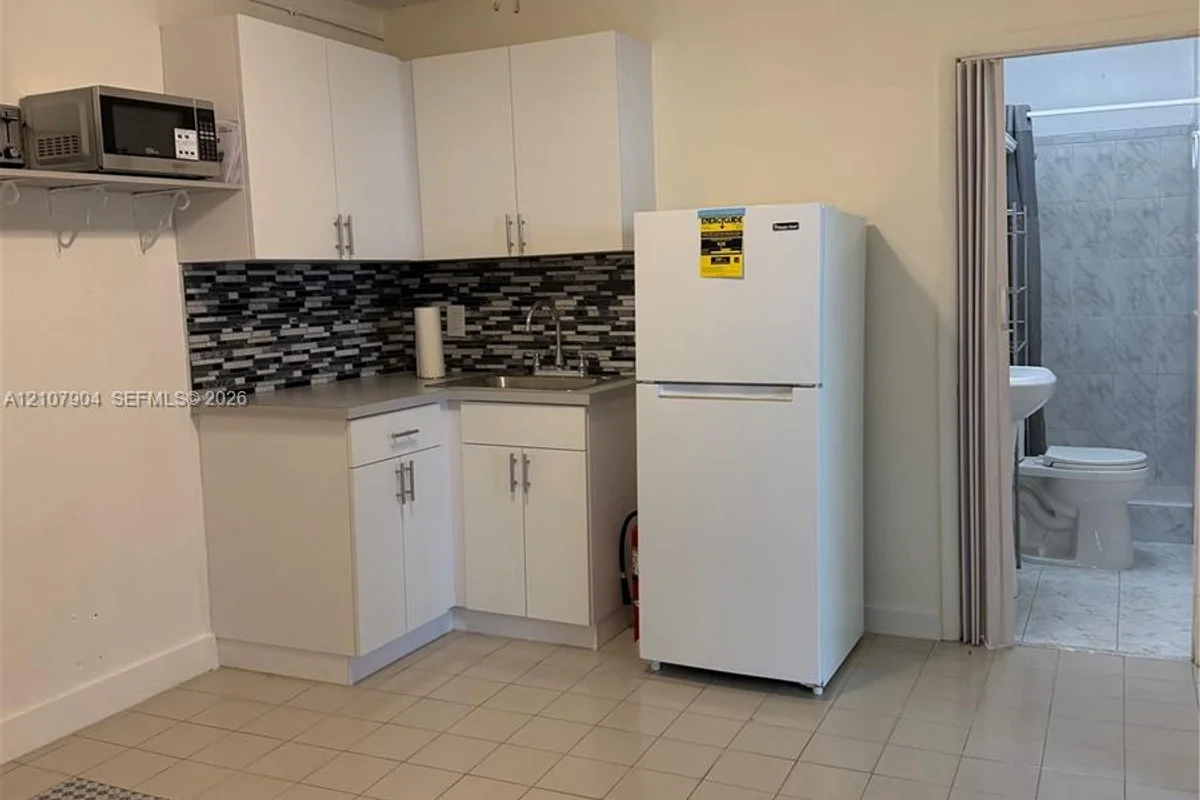 1405 NW 121st St #2, North Miami: photo 1 of 10