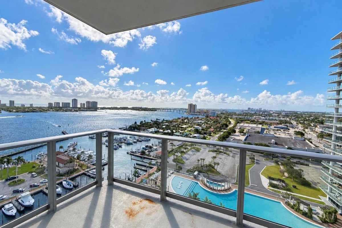 220 Lake Shore Dr #1607, Lake Park: photo 1 of 16