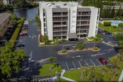 14201 SW 66th St #402-4, Miami: photo 1 of 49