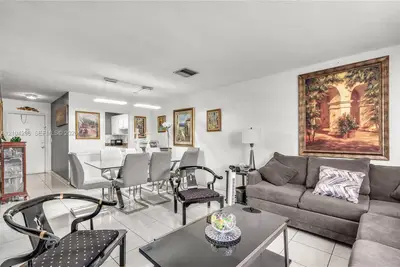 515 S Crescent Dr #107, Hollywood: photo 1 of 30