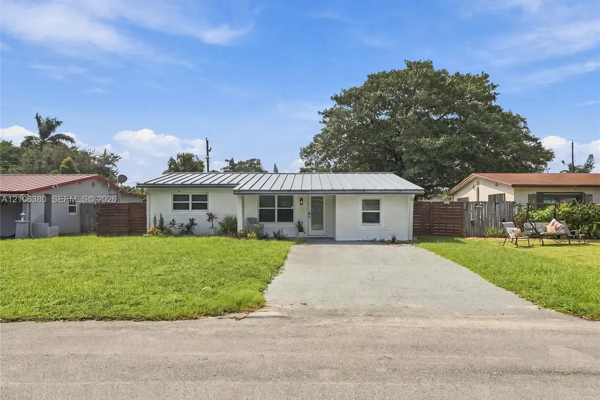 4649 SW 28th Ave, Dania Beach: photo 1 of 30
