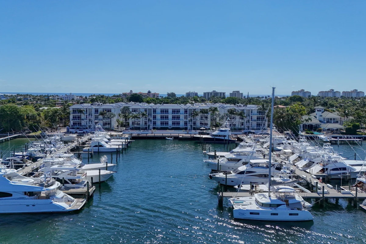 184 Lake Dr #4102, Palm Beach Shores: photo 1 of 2