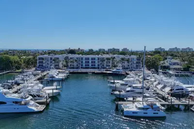 184 Lake Dr #4102, Palm Beach Shores: photo 1 of 2