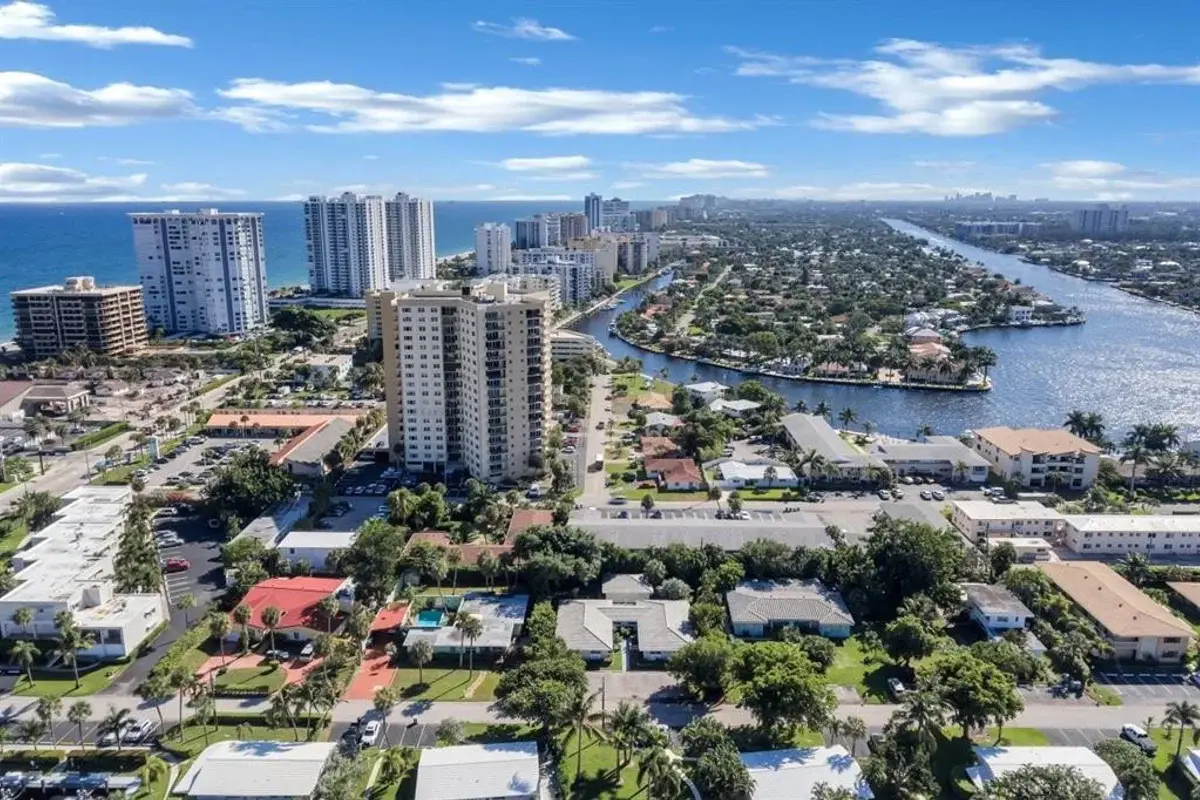 3218 SE 11th St #B, Pompano Beach: photo 1 of 7
