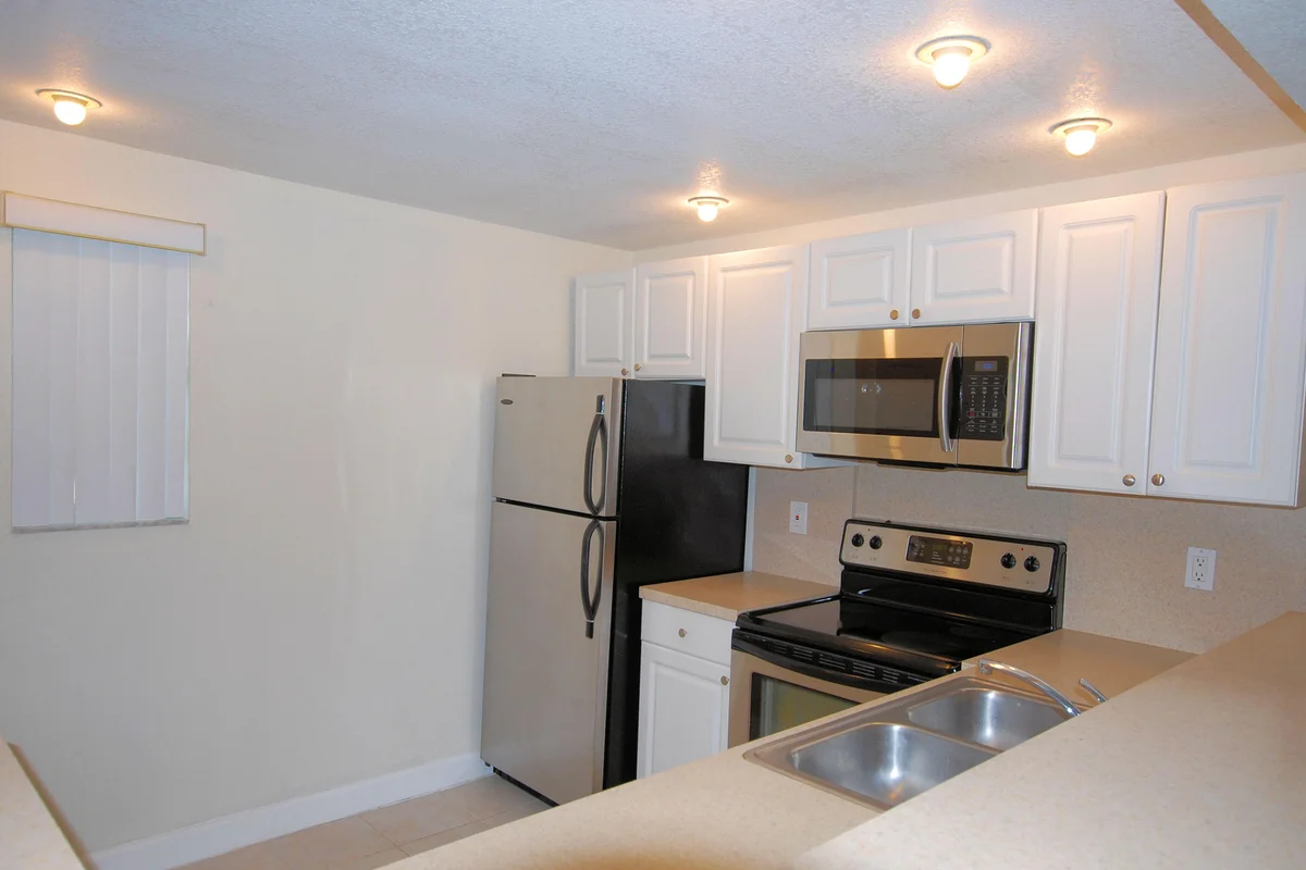 1505 Crescent Cir #C34, West Palm Beach: photo 1 of 11