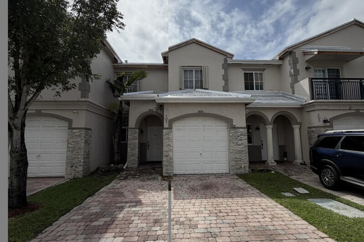 8401 SW 124th Ave #102, Miami: photo 1 of 5