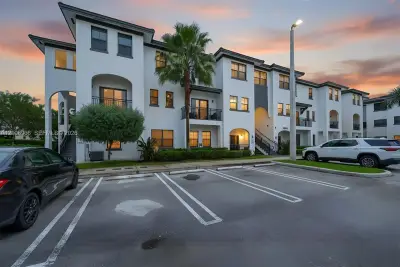 15540 SW 136th St #202, Miami: photo 1 of 56