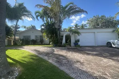 1251 Manor Dr, Riviera Beach: photo 1 of 1