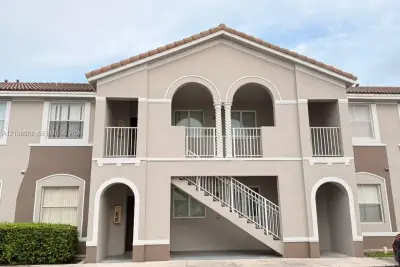2650 SE 16th Ter #203, Homestead: photo 1 of 12