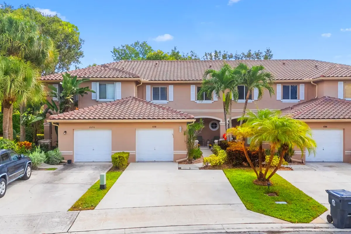 4700 Pinemore Ln, Lake Worth: photo 1 of 48