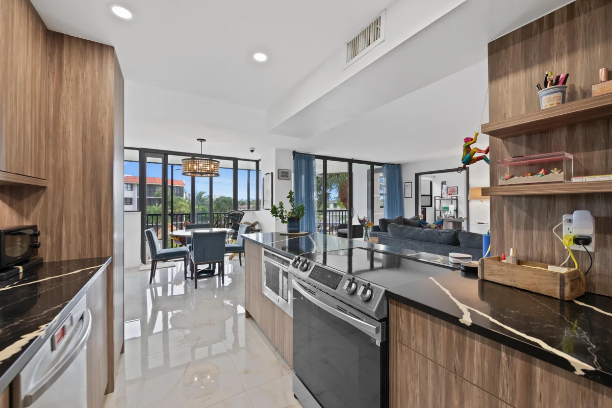 800 Jeffery St #307, Boca Raton: photo 1 of 41