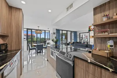 800 Jeffery St #307, Boca Raton: photo 1 of 41