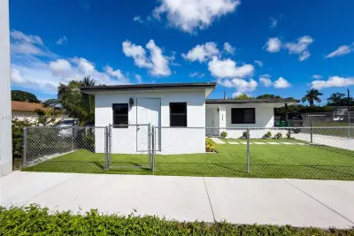 212 NW 28th Way #B, Fort Lauderdale: photo 1 of 10