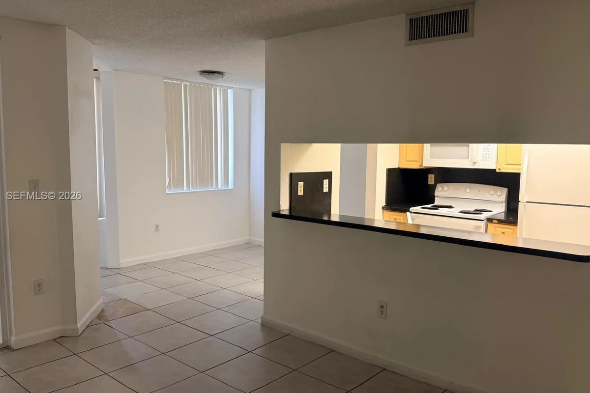 8305 SW 152nd Ave #A-310, Miami: photo 1 of 15