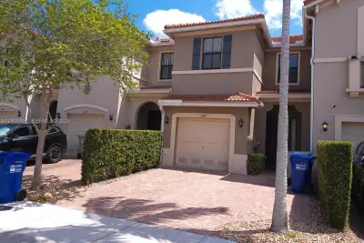 1088 NW 33rd Ct, Pompano Beach: photo 1 of 12