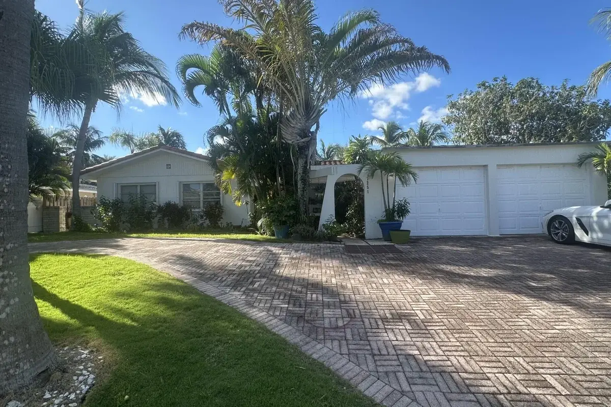 1251 Manor Dr, Riviera Beach: photo 1 of 1