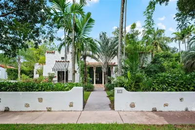 811 Navarre Ave, Coral Gables: photo 1 of 24