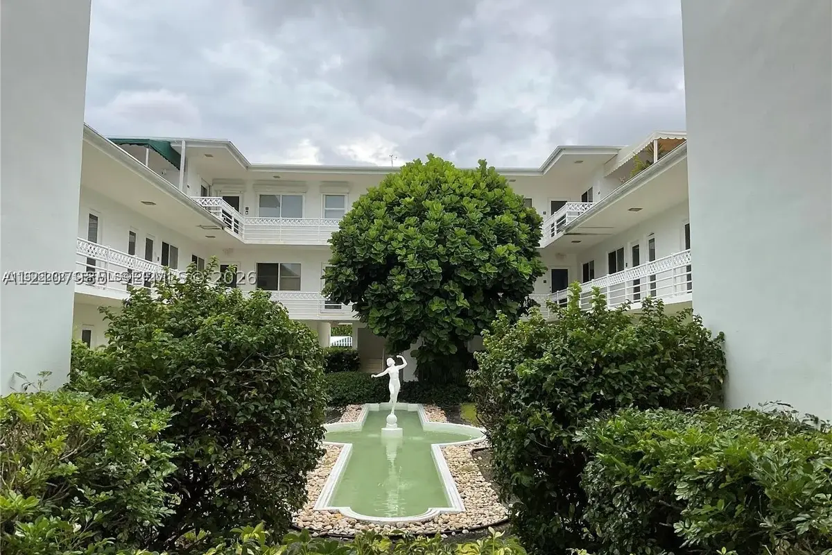 9920 Collins Ave #16, Bal Harbour: photo 1 of 11