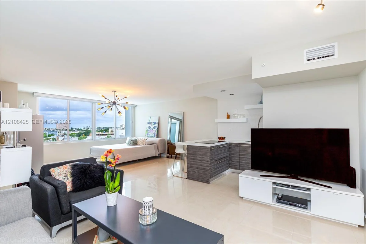 1000 West Ave #732, Miami Beach: photo 1 of 38