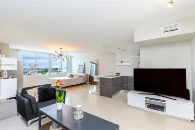 1000 West Ave #732, Miami Beach: photo 1 of 38