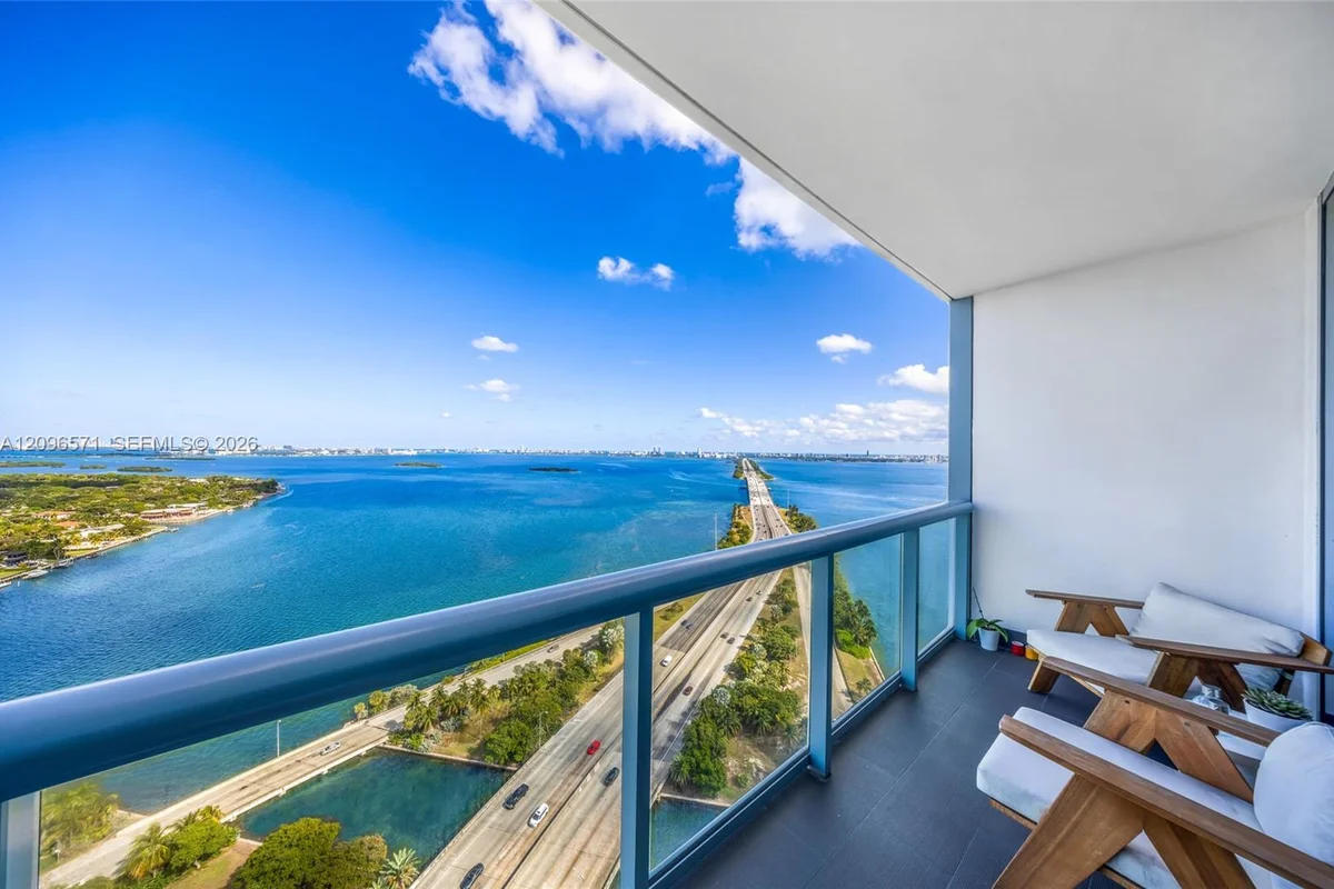 601 NE 36th St #2911, Miami: photo 1 of 41