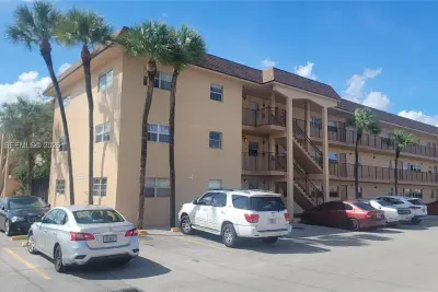 4101 NW 26th St #261, Lauderhill: photo 1 of 42