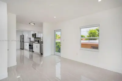 588 SW 23rd Ave #2, Miami: photo 1 of 14