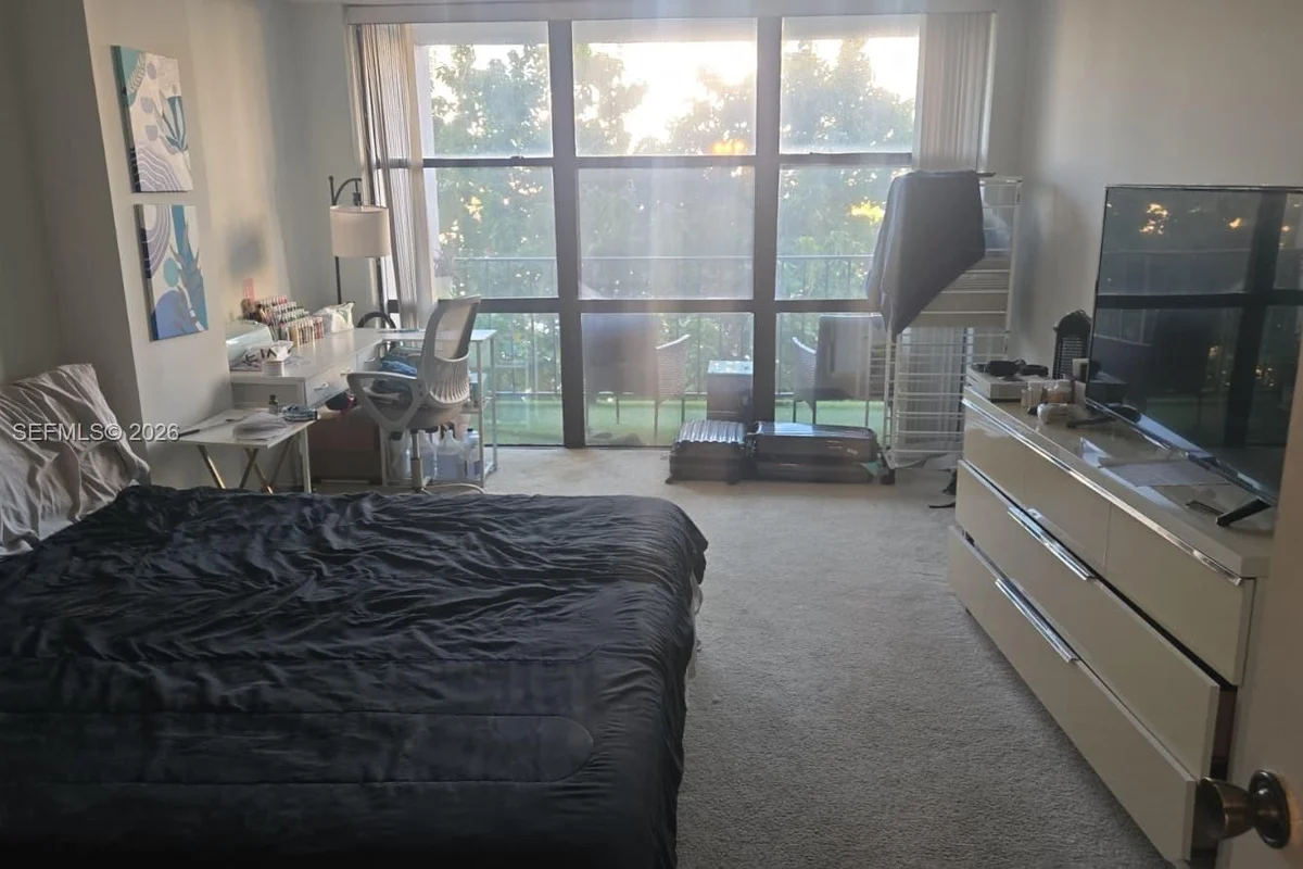 1000 Parkview Dr #406, Hallandale Beach: photo 1 of 1