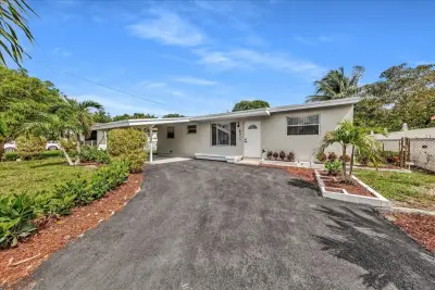 6311 SW 2nd St, Margate: photo 1 of 50