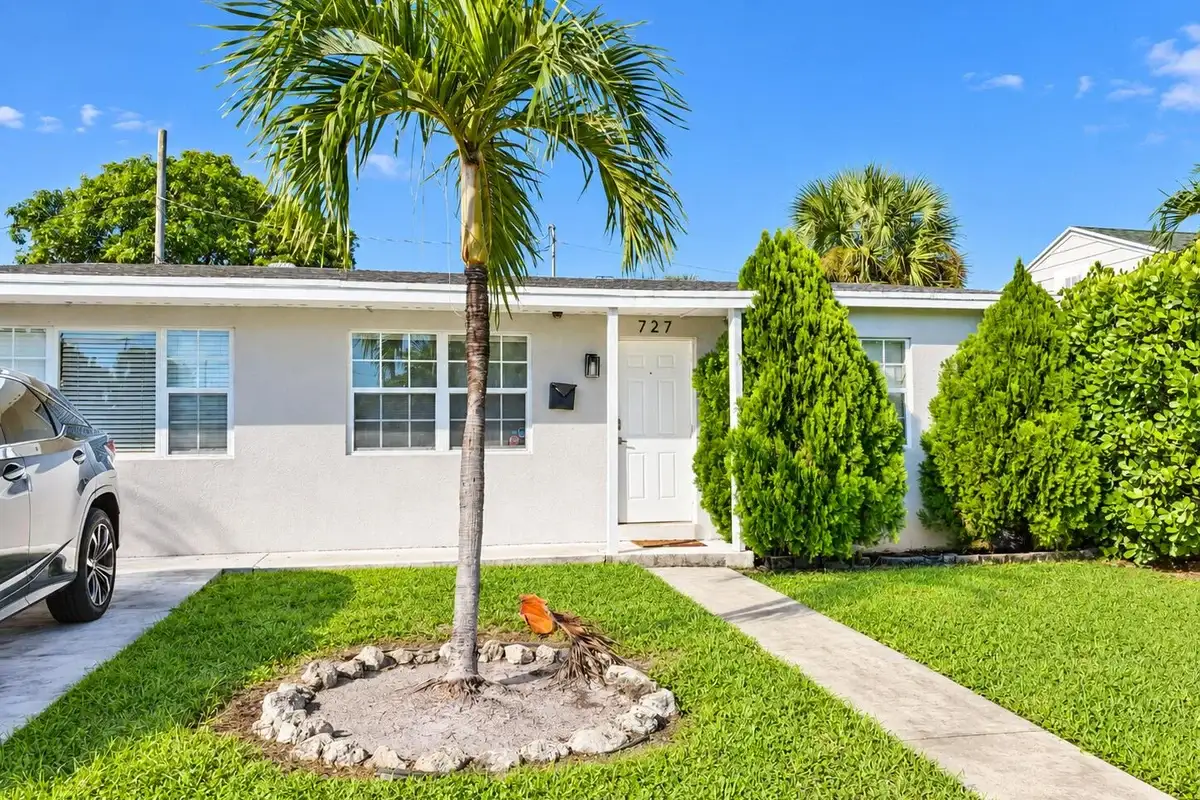 727 Summit Blvd, West Palm Beach: photo 1 of 5
