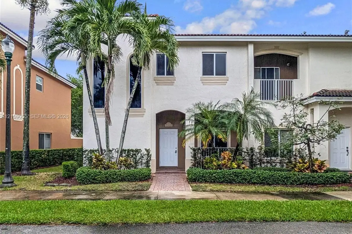 2376 SE 17th Ter, Homestead: photo 1 of 33