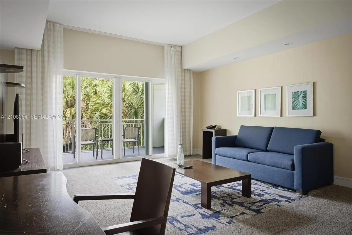 5300 NW 87th Ave #816, Doral: photo 1 of 17
