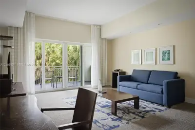 5300 NW 87th Ave #816, Doral: photo 1 of 17