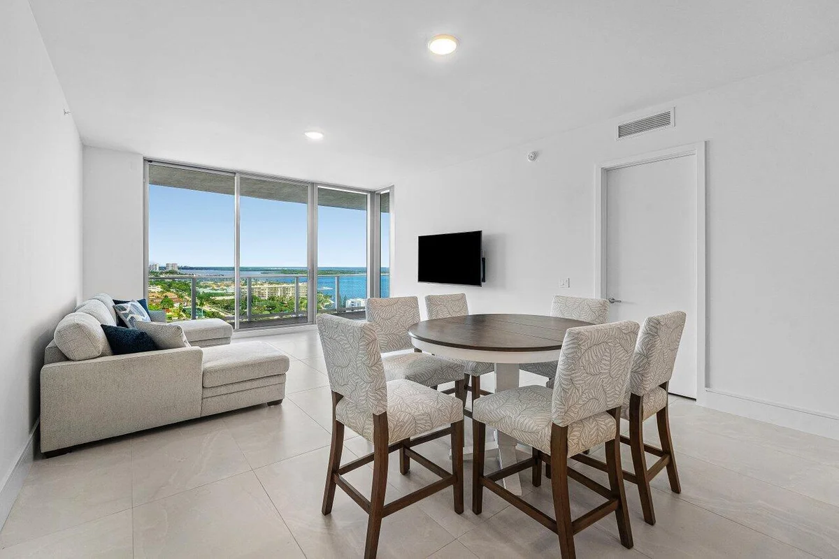 220 Lake Shore Dr #1817, Lake Park: photo 1 of 31