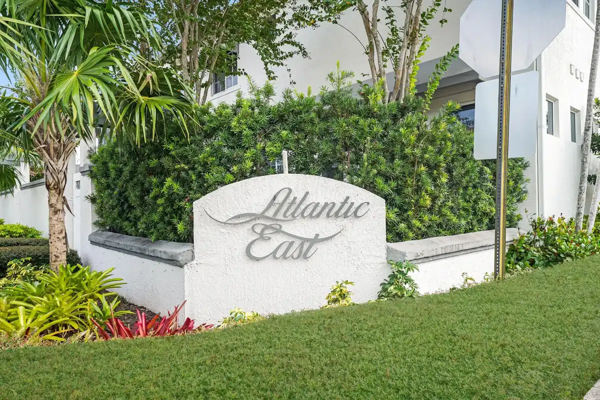 131 SE 7th Way, Pompano Beach: photo 1 of 40