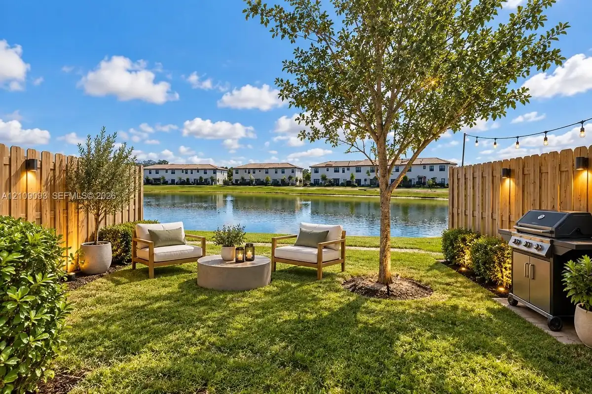 12941 NW 23rd Pl, Miami: photo 1 of 13