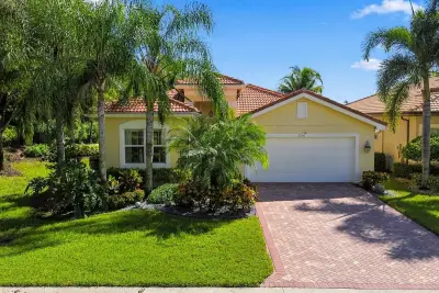 8150 Pikes Peak Ave, Boynton Beach: photo 1 of 57