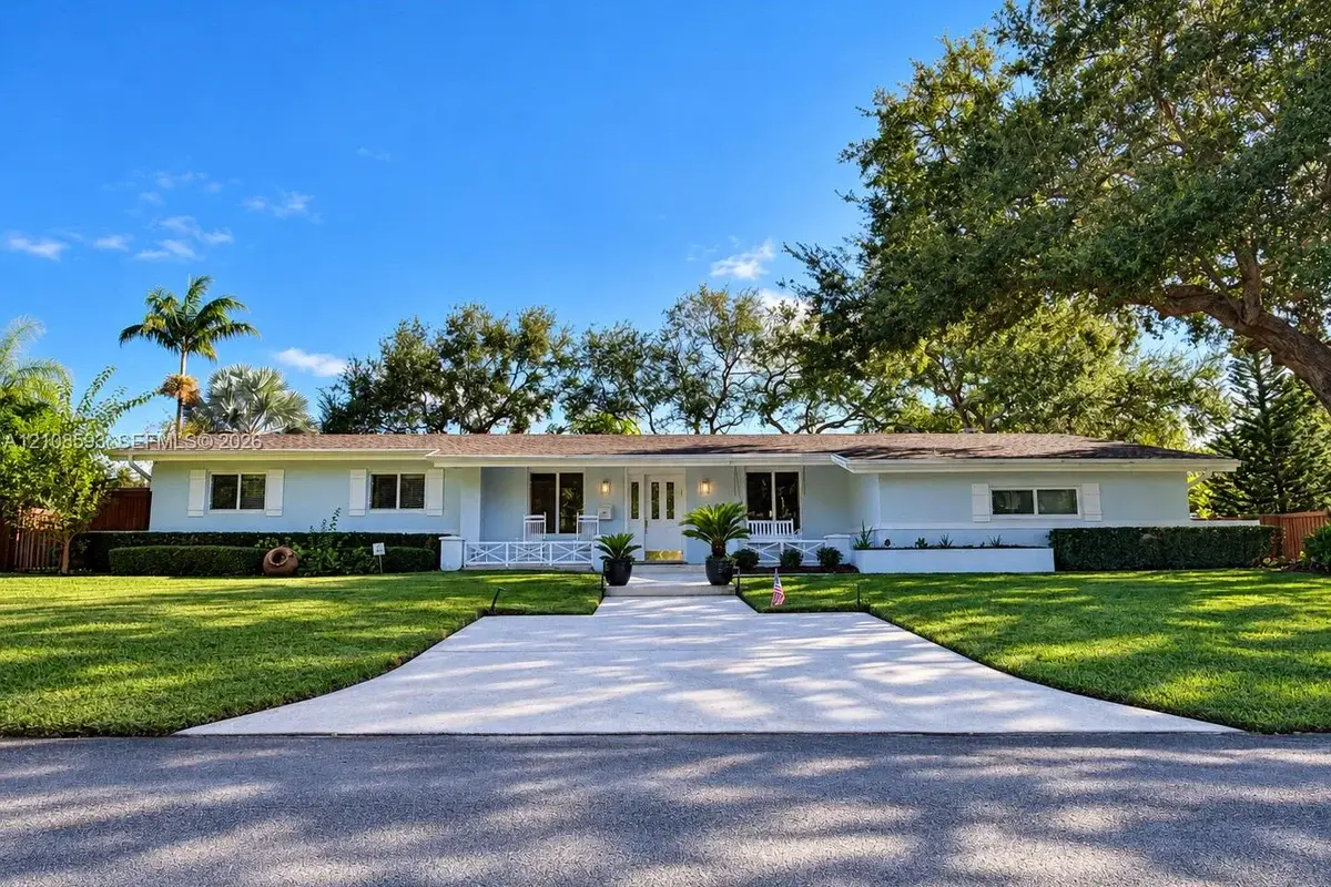 8230 SW 151st St, Palmetto Bay: photo 1 of 40