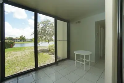 212 Lake Pointe Dr #106, Oakland Park: photo 1 of 27