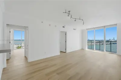 335 S Biscayne Blvd #2512, Miami: photo 1 of 26