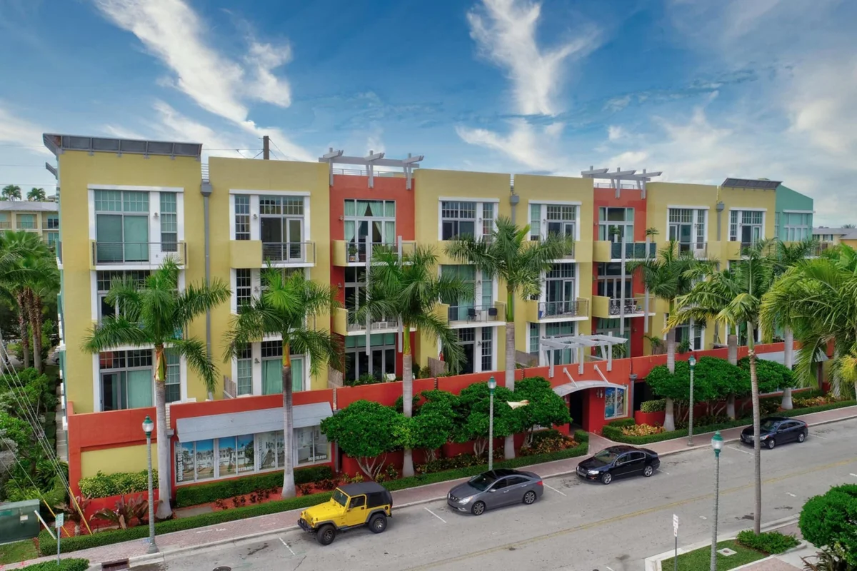 180 NE 4th Ave #207, Delray Beach: photo 1 of 15