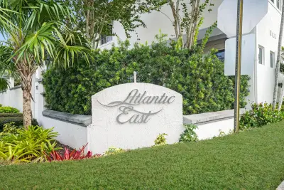 131 SE 7th Way, Pompano Beach: photo 1 of 40