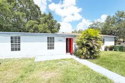 13325 NW 17th Ave, North Miami: photo 1 of 17