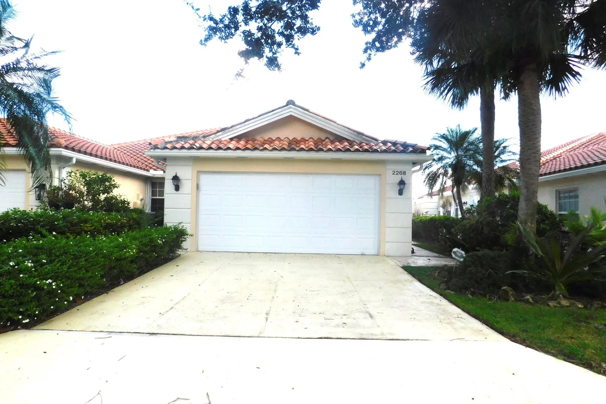 2268 Blue Springs Rd, West Palm Beach: photo 1 of 18