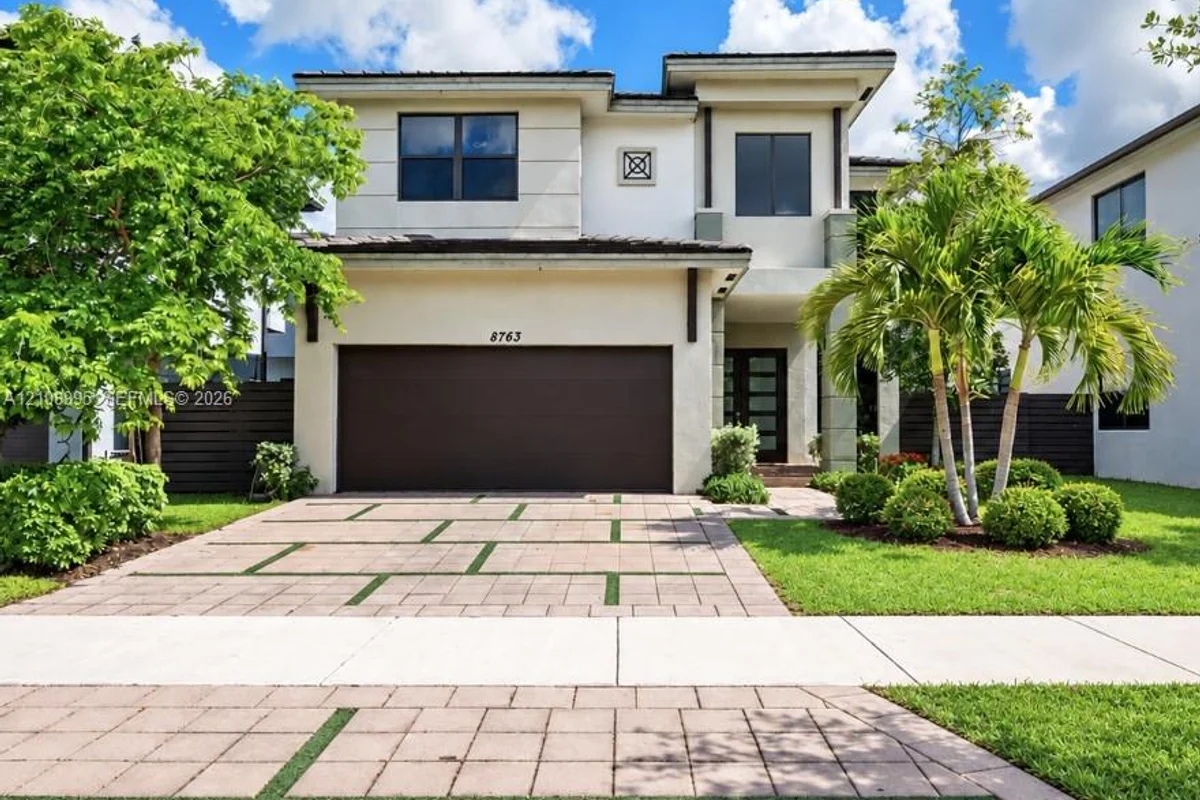 8763 NW 157th Ter, Miami Lakes: photo 1 of 38