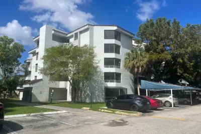 8335 SW 152nd Ave #B-304, Miami: photo 1 of 8